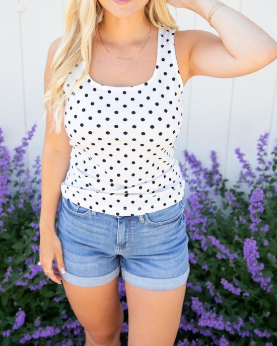 Black dot white vest