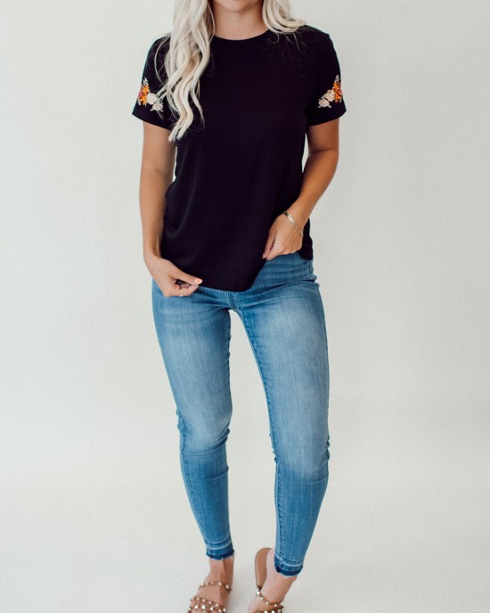 Rose embroidered black T-shirt